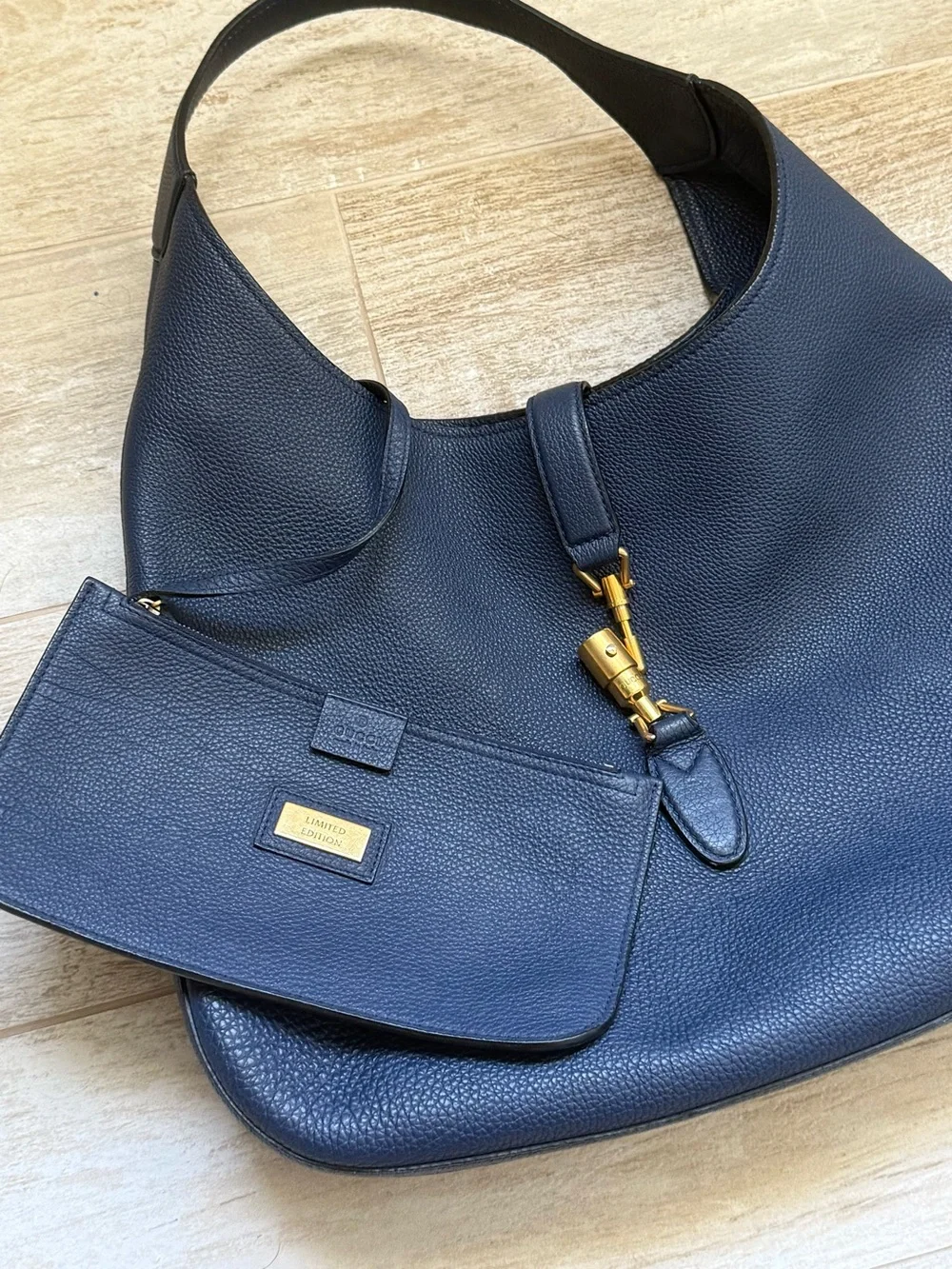 Gucci Limited Edition Soft Jackie Large Hobo Bag – Blue Pebbled Leather